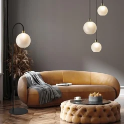 Straluma Chique 3-lichts hanglamp rond zwart-goud + opaal glas><noscript><img width=