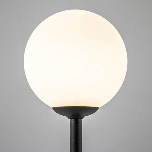 Straluma Mat zwarte tafellamp met witte glazen bol> Tafellampen|Industriële Verlichting