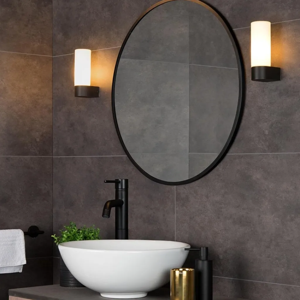 Straluma Moderne wandlamp zwart met opaal glas IP44> Badkamerverlichting|Wandlampen