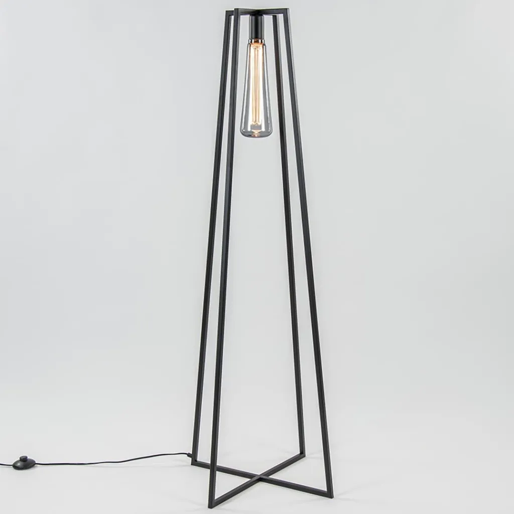 Straluma Trendy vloerlamp zwart frame excl lichtbron> Vloerlampen|Landelijke Verlichting