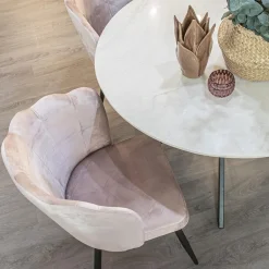 Straluma Velvet roze eetkamerstoel met zwart metalen pootjes><noscript><img width=