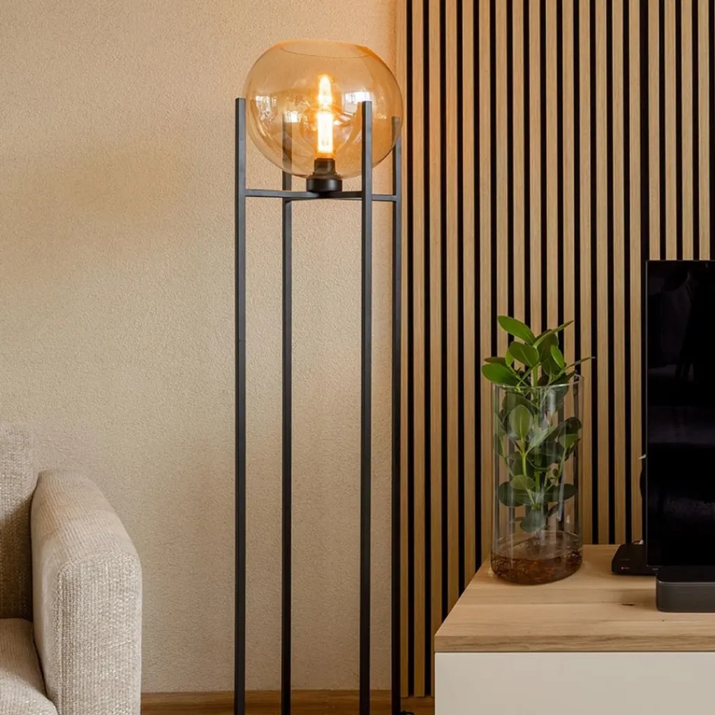Straluma Vloerlamp zwart + amber glazen bol> Vloerlampen|Industriële Verlichting